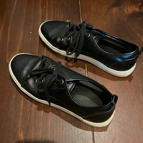 Steve Madden | Shoes | Steve Madden Shoes | Poshmark display picture 1